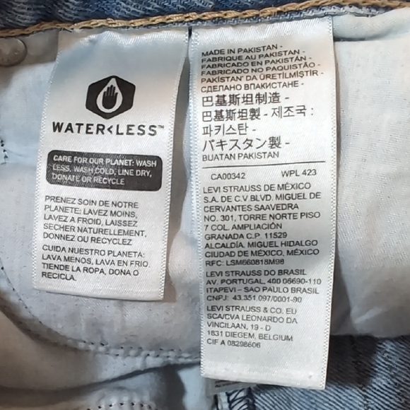 Levi's Classic Light Blue Denim - Picture 7 of 11